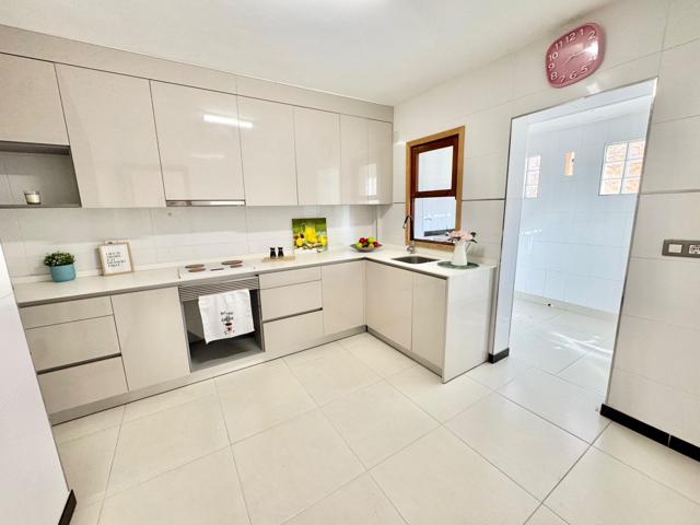 ESTUPENDO DUPLEX SEMI-REFORMADO EN HURCHILLO DE 4 DORM. 2 BAÑOS, GALERIA, BALCÓN.. ¡PRECIO REBAJADO! photo 0