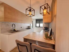 MAGNÍFICO ÁTICO EN EL CENTRO DE ORIHUELA EN PERFECTO ESTADO CON TERRAZA EN PLANTA, SEMI-AMUEBLADO CON CALIDADES INMEJORABLES Y RODEADO DE SERVICIOS... ¡¡TENEMOS TU VIVIENDA IDEAL LISTA PARA VIVIR! photo 0