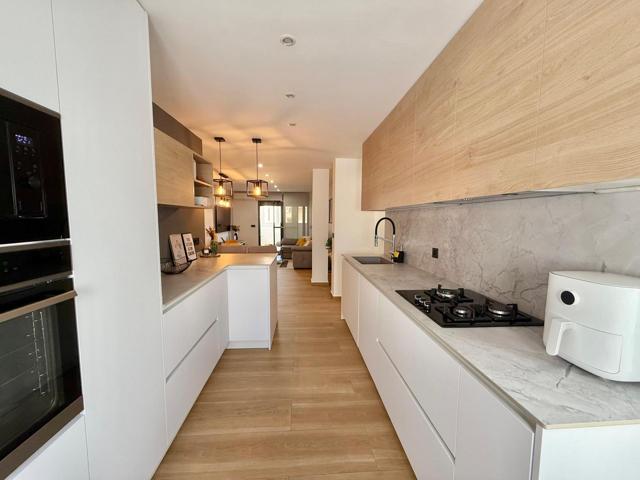 MAGNÍFICO ÁTICO EN EL CENTRO DE ORIHUELA EN PERFECTO ESTADO CON TERRAZA EN PLANTA, SEMI-AMUEBLADO CON CALIDADES INMEJORABLES Y RODEADO DE SERVICIOS... ¡¡TENEMOS TU VIVIENDA IDEAL LISTA PARA VIVIR! photo 0