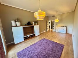 ESTUPENDO PISO DE VENTA EN ORIHUELA SEMINUEVO, CON GARAJE, RODEADO DE SERVICIOS…  ¡¡PREGUNTE POR EL YA!! photo 0