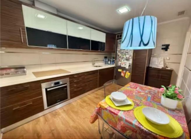 ESTUPENDO PISO DE VENTA EN ORIHUELA SEMINUEVO, CON GARAJE, RODEADO DE SERVICIOS…  ¡¡PREGUNTE POR EL YA!! photo 0