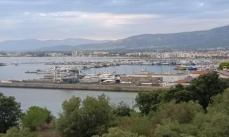 Apartamento de ensueño con vistas panorámicas a la bahía y al puerto de las Rosas. photo 0