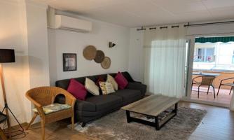 Apartamento de 3 dormitorios con licencia turística en el centro de Rosas photo 0