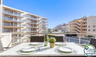 Apartamento en venta en Santa Margarita, Roses – ¡con terraza soleada y 3 piscinas! ☀️🏊‍♂️ photo 0