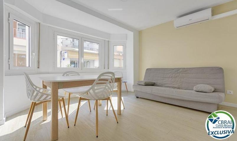 ¡A tan solo 30m de la playa y con licencia turística! photo 0