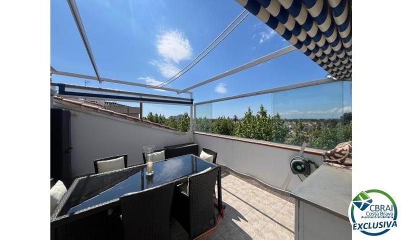 Atico en venta en Empuriabrava 2 habitaciones gran terraza y parking subterraneo. photo 0