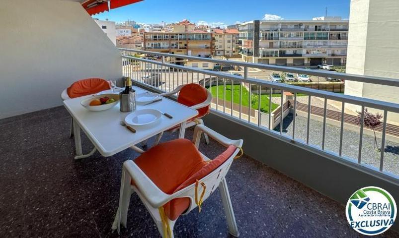 Apartamento de 1 habitación en venta a 350 metros de la playa de Santa Margarita - Roses. photo 0