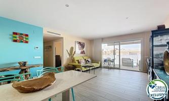 En venta – Apartamento con vista al mar y terraza orientada al sur en Santa Margarita, Roses photo 0
