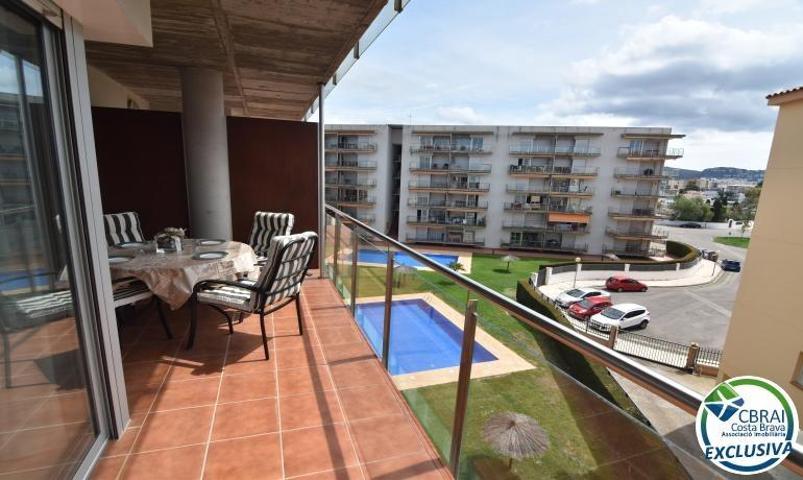 Apartamento con dos habitaciones en el edificio de Les Marines Mestral en Santa Margarita, Roses photo 0