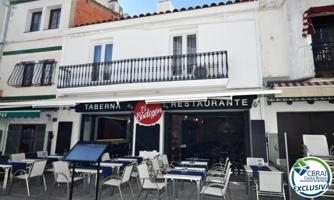Local Restaurante en el centro de Roses photo 0