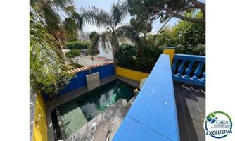 Villa ideal para alquiler con licencia turística, piscina, zona residencial, 4 dormitorios, 4 baños photo 0