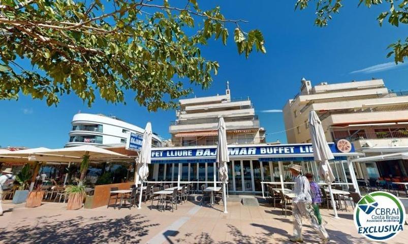 Estudio en venta a pocos metros del paseo marítimo en Roses photo 0