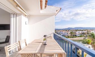 Precioso apartamento en la última planta con vistas al canal y amarre privado photo 0