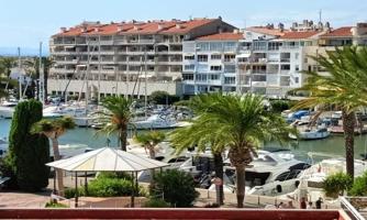 Muy bonito piso en el Club Nautic de Empuriabrava photo 0