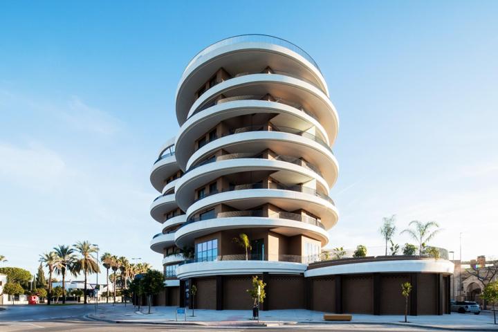 🅿️ Amplia Plaza de Garaje en Edificio Emblemático de Jerez photo 0