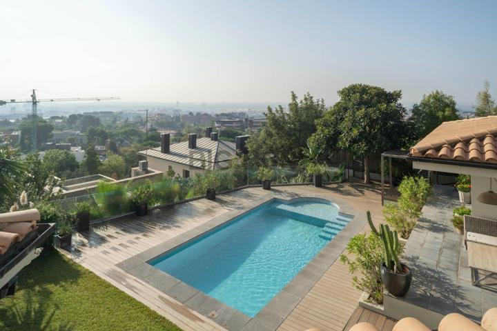 Exclusiva casa con vistas a Barcelona photo 0