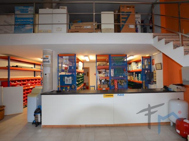 Local En venta en Sant Sadurní D'Anoia photo 0