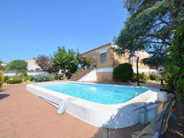 Piso En venta en Sant Llorenç D'Hortons photo 0