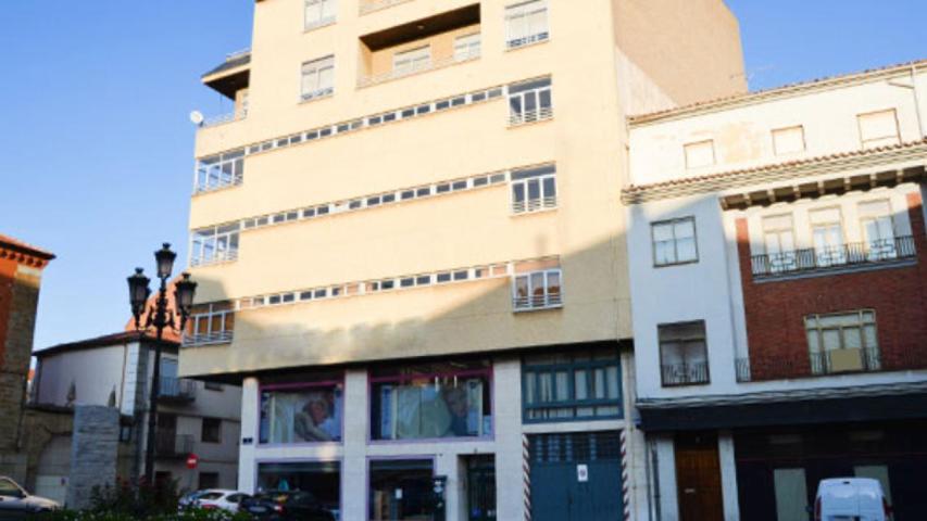 ¡LOCAL COMERCIAL EN VENTA EN BENAVENTE, ZAMORA! photo 0
