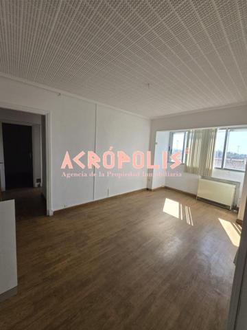 VENTA DE PISO EN FERNANDO REGUERAL, LEÓN photo 0