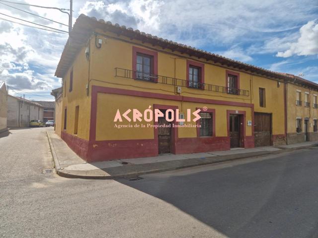 CASA CON TERRENO EN VENTA EN CIMANES DE LA VEGA, LEÓN photo 0