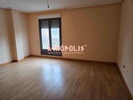 VENTA DE PISO EN VEGUELLINA DE ÓRBIGO. photo 0