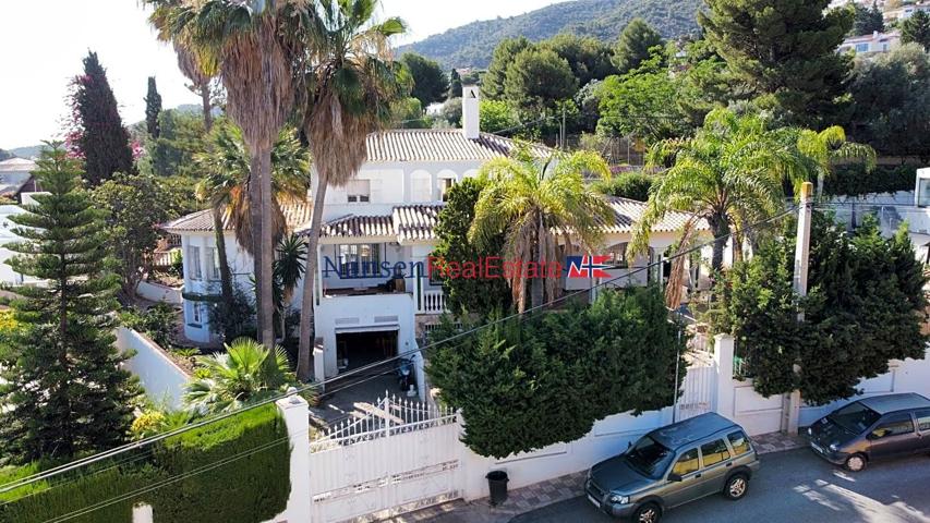 Villa de lujo ubicada en el hermoso barrio de ¨El Lagar¨ en Alhaurin de la Torre. photo 0