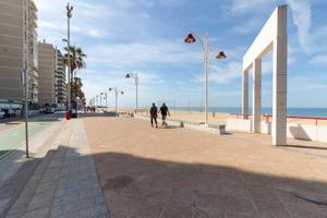 FANTÁSTICO PISO JUNTO A LA PLAYA VICTORIA photo 0