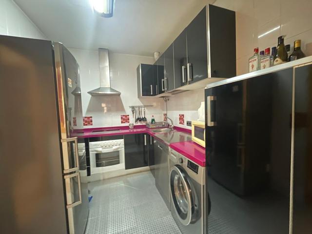 ¡¡¡AMPLIA VIVIENDA JUNTO A PLAZA DE MINA!!! photo 0