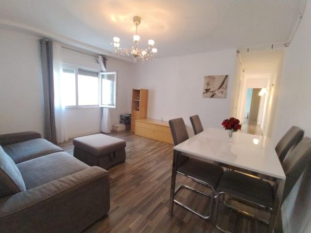 ¡¡¡A CINCO MINUTOS DE LA AVENIDA Y DE LA PLAYA VICTORIA!!! photo 0