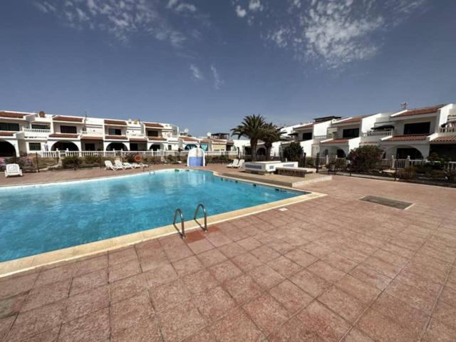 Apartamento de 3 dormitorios en complejo residencial con piscina y zonas verdes en Costa de Antigua photo 0