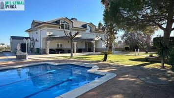 CHALET EN PERFECTO ESTADO - PISCINA - VISTAS - JARDÍN - HUERTO photo 0