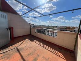 Casa adosada en Coria del Río photo 0