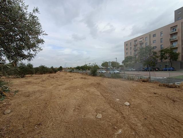 Terreno a la venta en Tomares photo 0