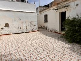 Casa para reformar a la venta en el centro de Tomares photo 0