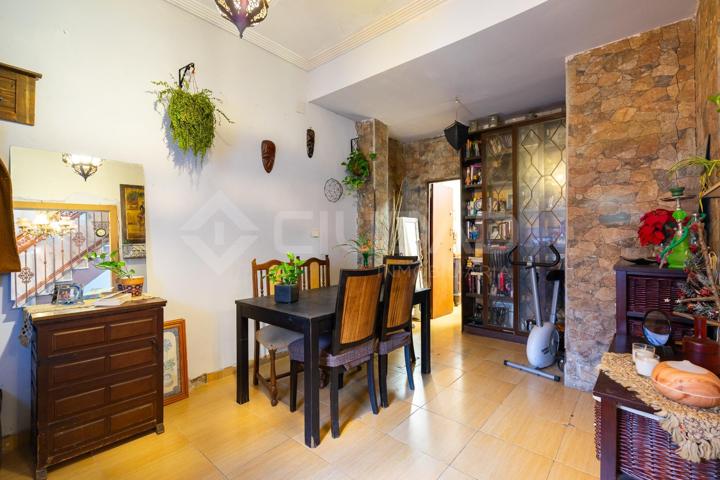¡Casa en venta en la mejor zona del Cerro del Águila con necesidad de reformas! photo 0