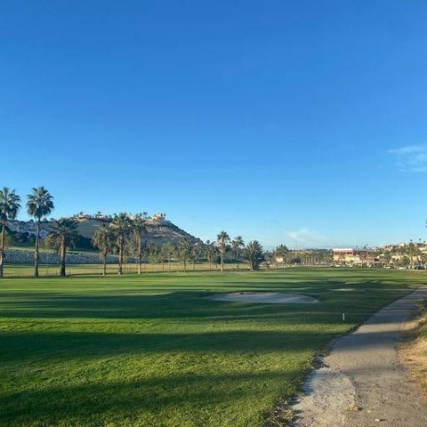 PRECIOSA VILLA CON VISTAS AL CAMPO DE GOLF “LA MARQUESA”! photo 0