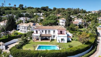 Villa independiente en venta en Nueva Andalucía, Marbella – Ubicación privilegiada y vistas al mar photo 0
