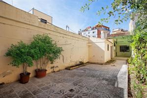 Casa esquinera con encanto en Sant Pere Terrassa. photo 0