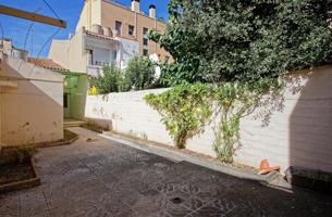 Casa esquinera con encanto en Sant Pere Terrassa. photo 0