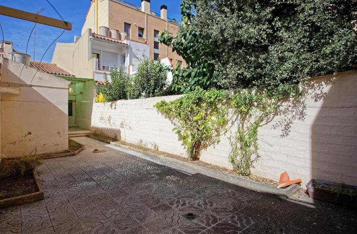 Casa esquinera con encanto en Sant Pere Terrassa. photo 0