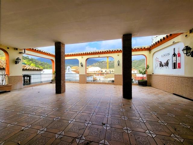 Edificio Viviendas en Venta en Benahavis Málaga photo 0