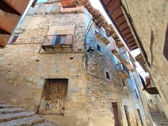 Casa En venta en Casco Antiguo, Valderrobres photo 0