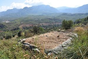 Finca en Horta de Sant Joan con manantial photo 0