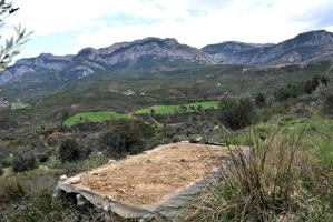 Finca en Horta de Sant Joan con manantial photo 0
