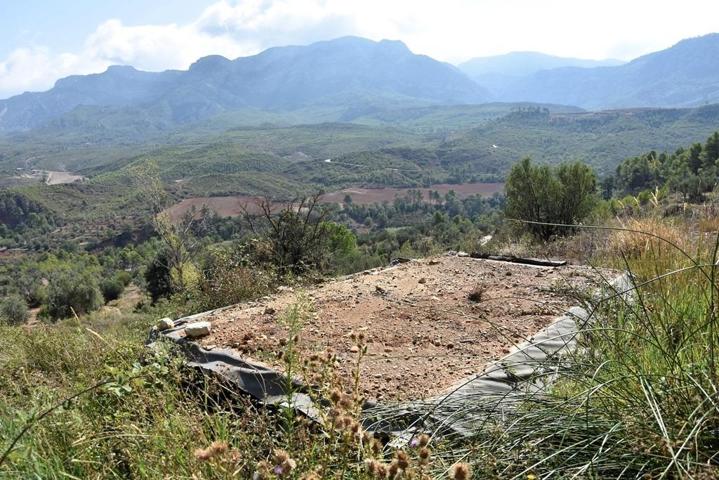 Finca en Horta de Sant Joan con manantial photo 0