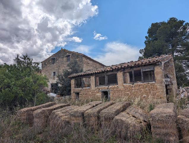 Finca con masía a reformar en Cretas photo 0
