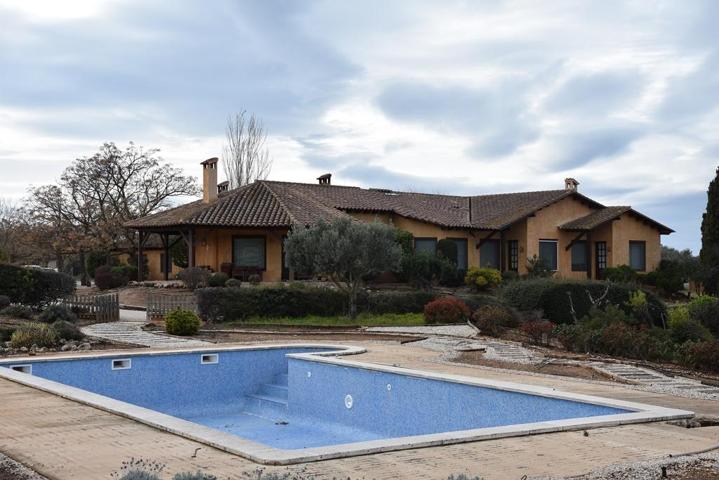 Finca rústica con chalet en Horta de Sant Joan photo 0