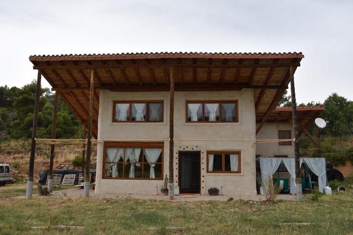 Casa sostenible en la montaña photo 0