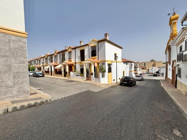 ADOSADO EN BARRIO GIRÓN photo 0
